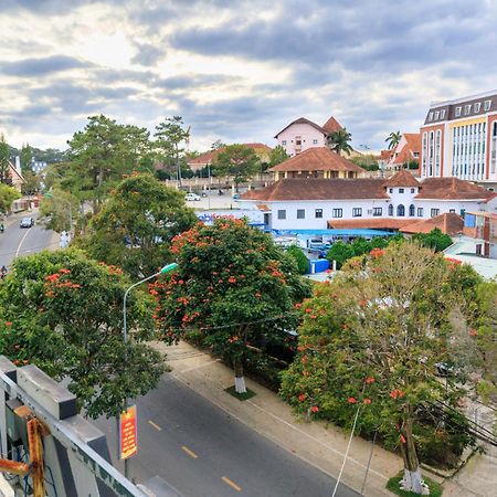 Golden Bee Hotel Da Lat Exterior foto