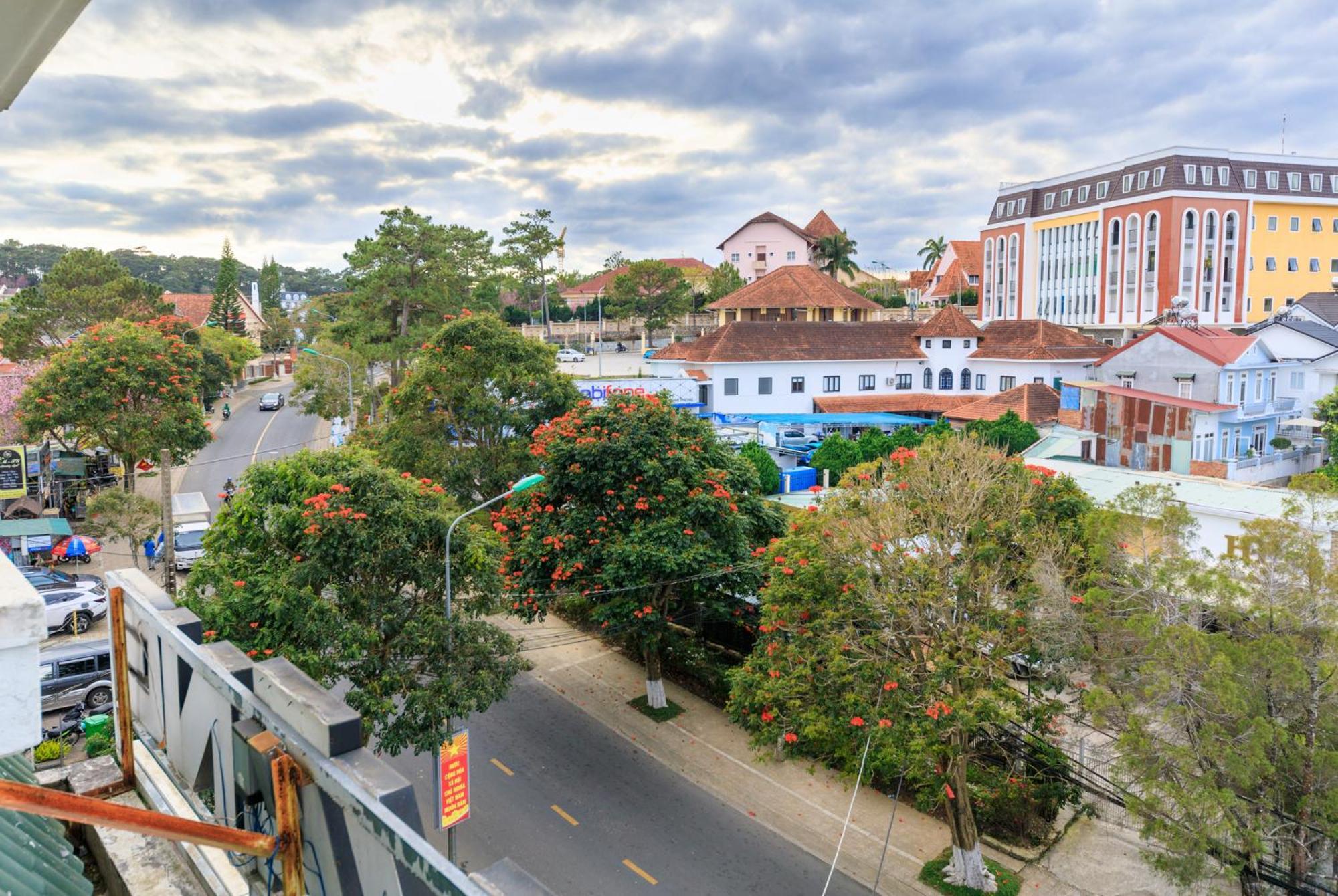 Golden Bee Hotel Da Lat Exterior foto